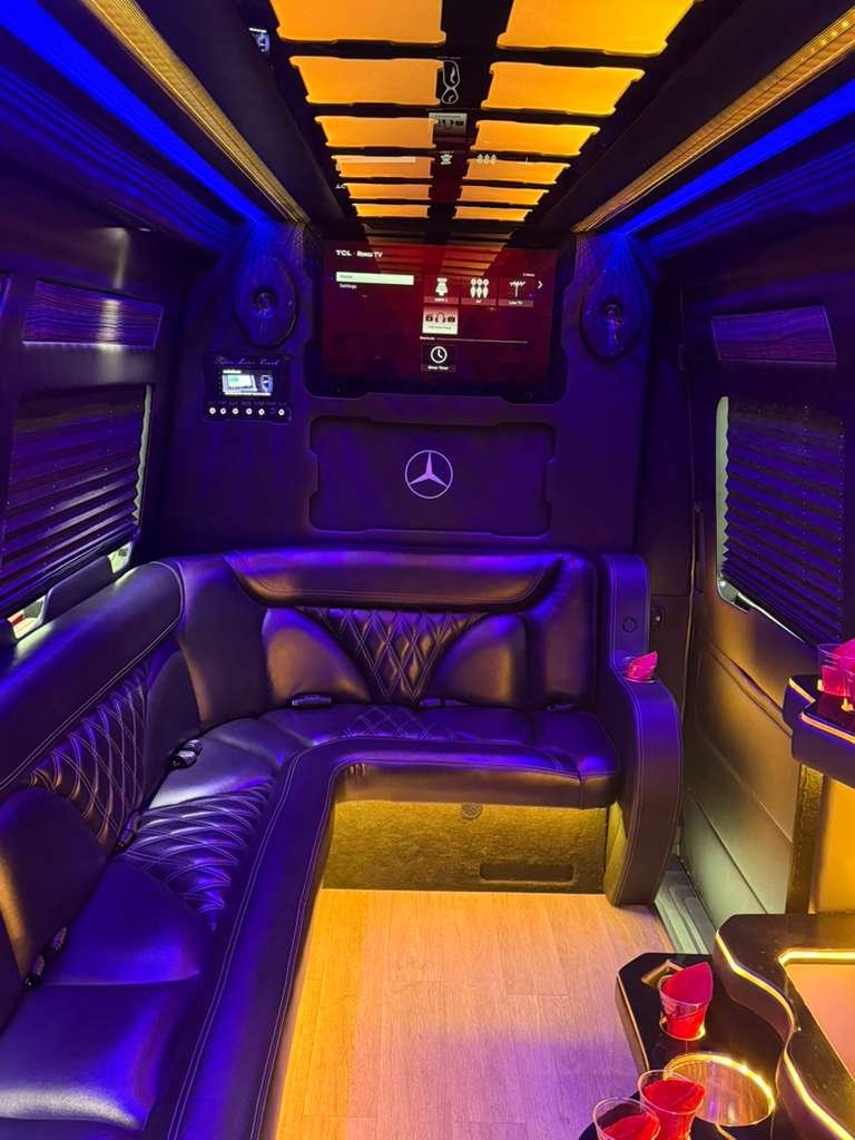 14 Passengers Mercedes Sprinter Limo